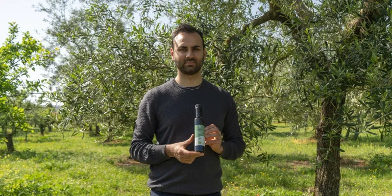 aromatisiertem extra nativem Bio-Olivenöl